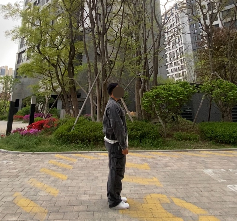 데일리룩('26. 4. 23.)디미트리블랙 VLAD 워시드데님 바이커 재킷, 유니클로 와플헨리넥 티셔츠, 디미트리블랙 VLAD 파라슈트 카고 데님팬츠, 나이키 코트 비전 로우