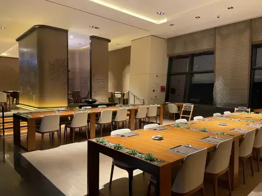 콘래드 제스트 오픈공간 좌석배치