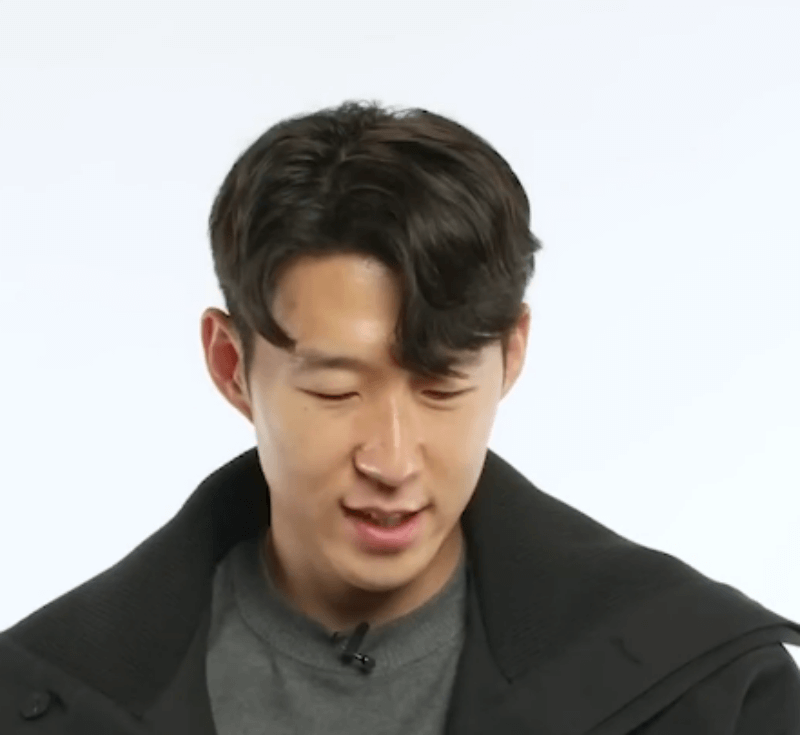 유명 축구 선수 손흥민 사진