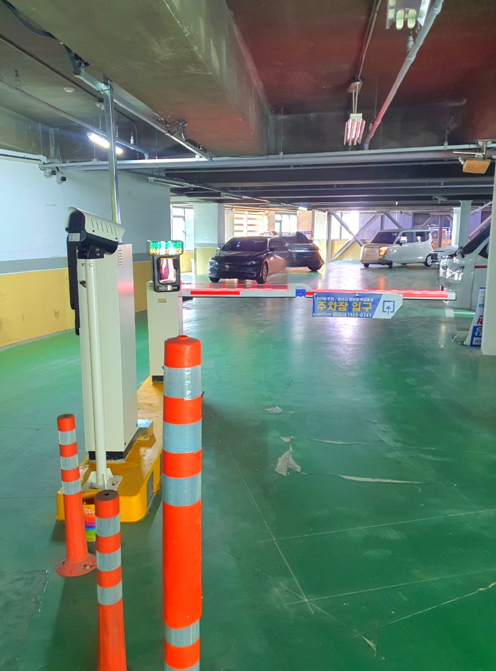 무인주차장은-100%-무인-운영이-가능합니다.