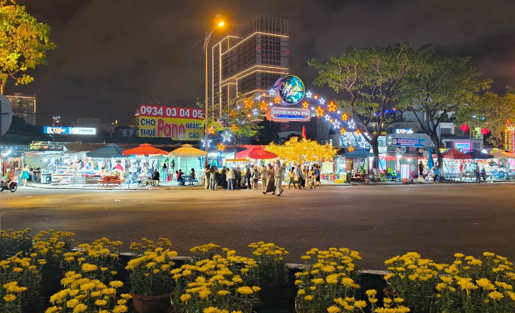 다낭 선짜 야시장