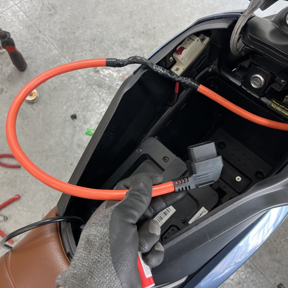 전기오토바이 수리: 슈퍼쏘코 TC-배터리 전원선 납땜, SUPERSOCO AS, 수원 화성 동탄 오산 광교 용인 안양 안산 분당 군포 평택