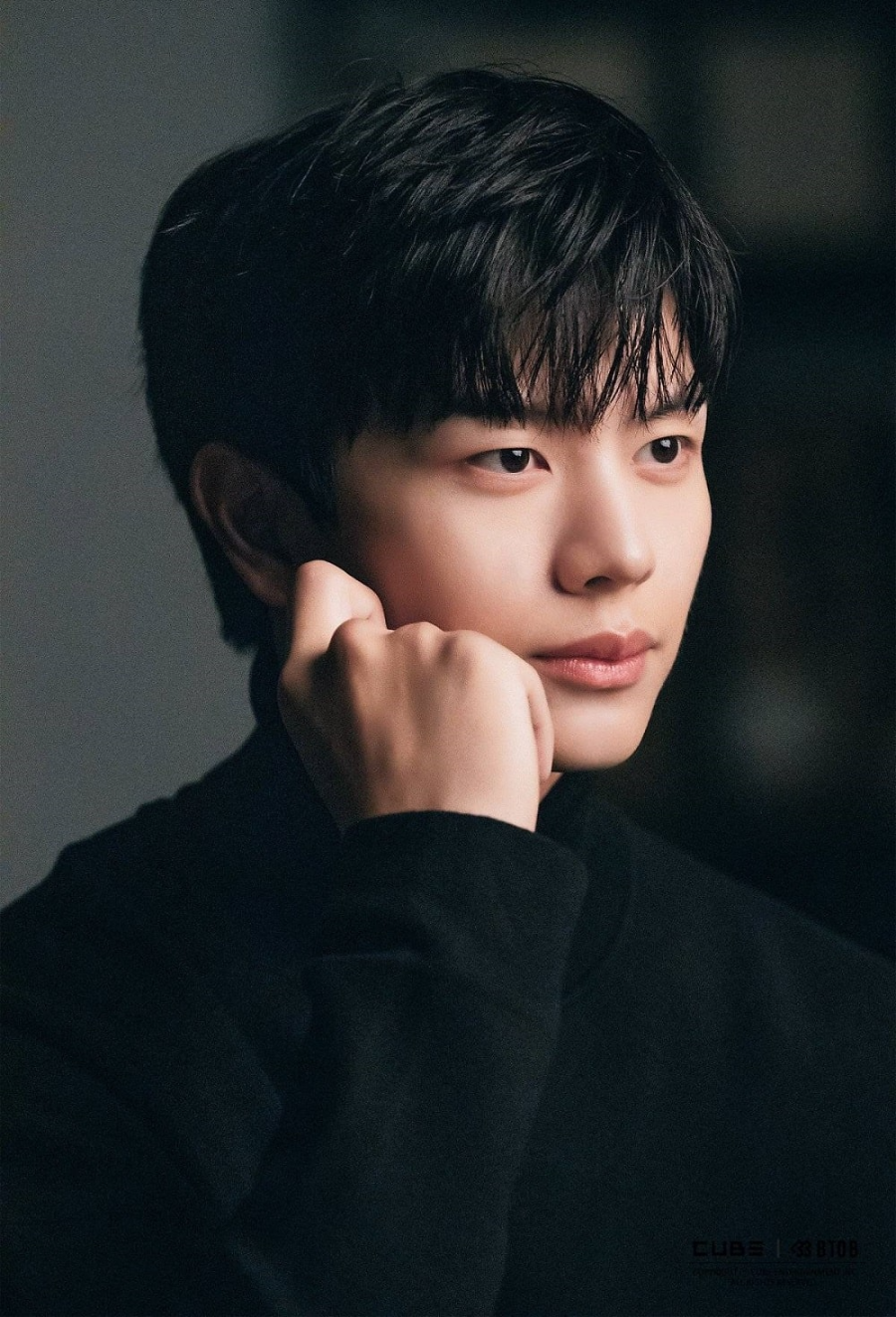배우 육성재
