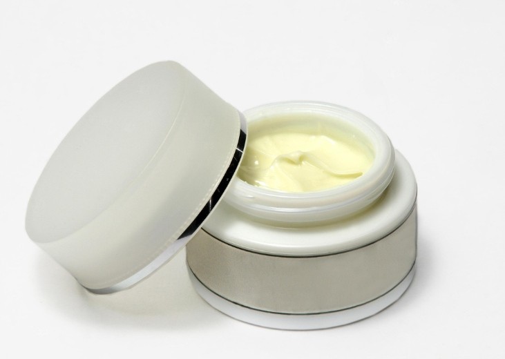 피부 크림 이미지