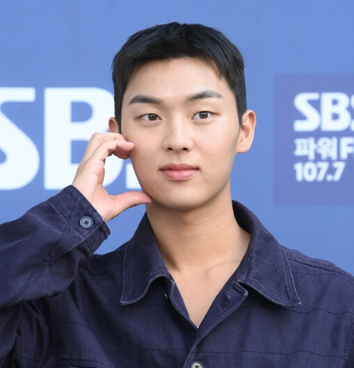 최현욱 본명