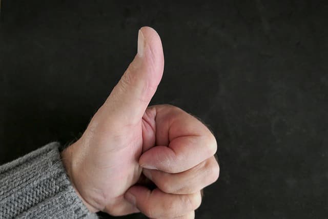 표정과 제스처를 활용한 스피치 스킬