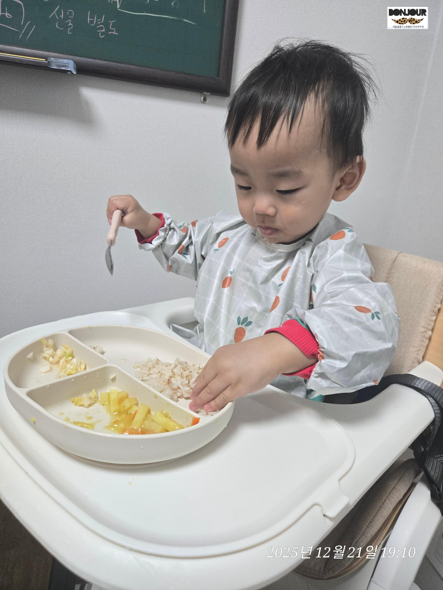 단계별 이유식 첫째 초기 중기 후기 이유식 먹는모습