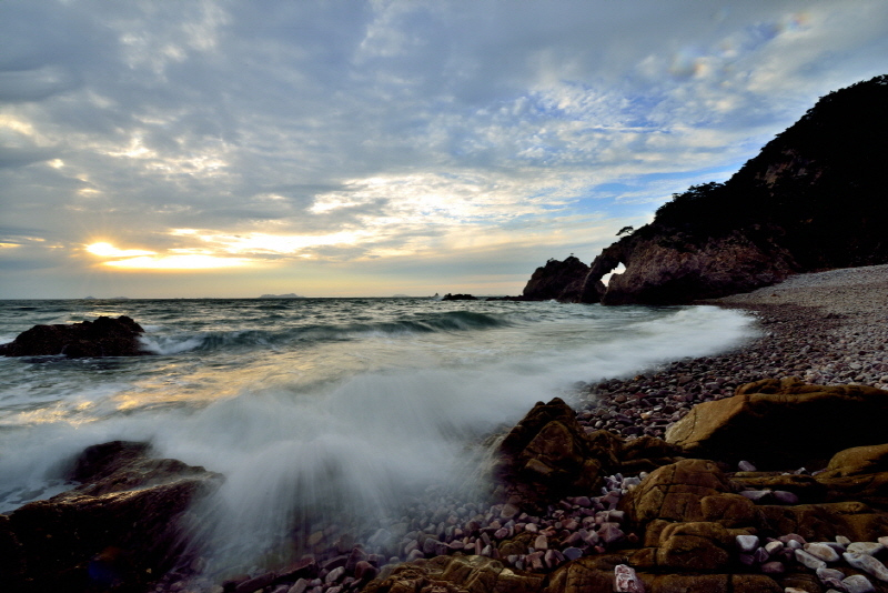 서산의 아름다움, 황금산의 풍경과 이야기