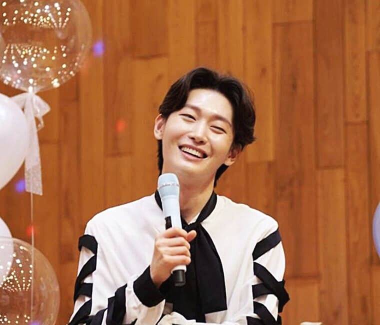 가수-김용빈