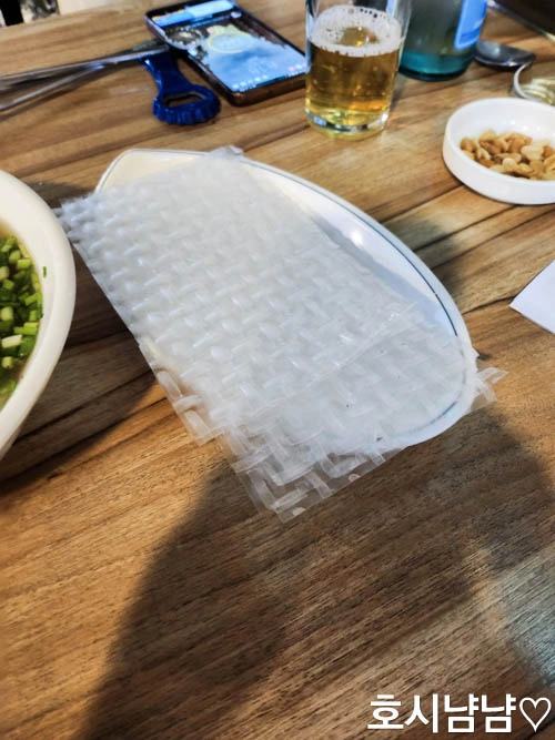 반쎄오를 싸 먹는 사각 라이스페이퍼