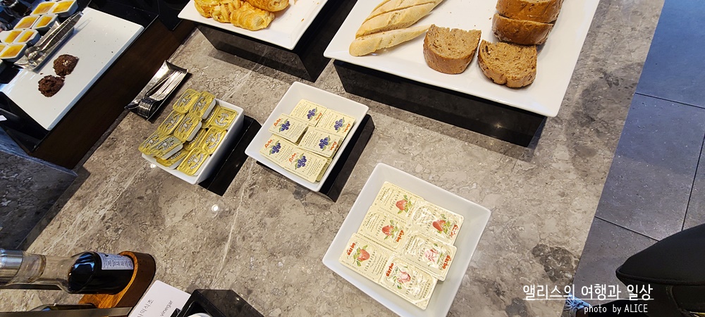 포포인츠 바이 쉐라톤 서울 명동 에볼루션 뷔페 런치 후기