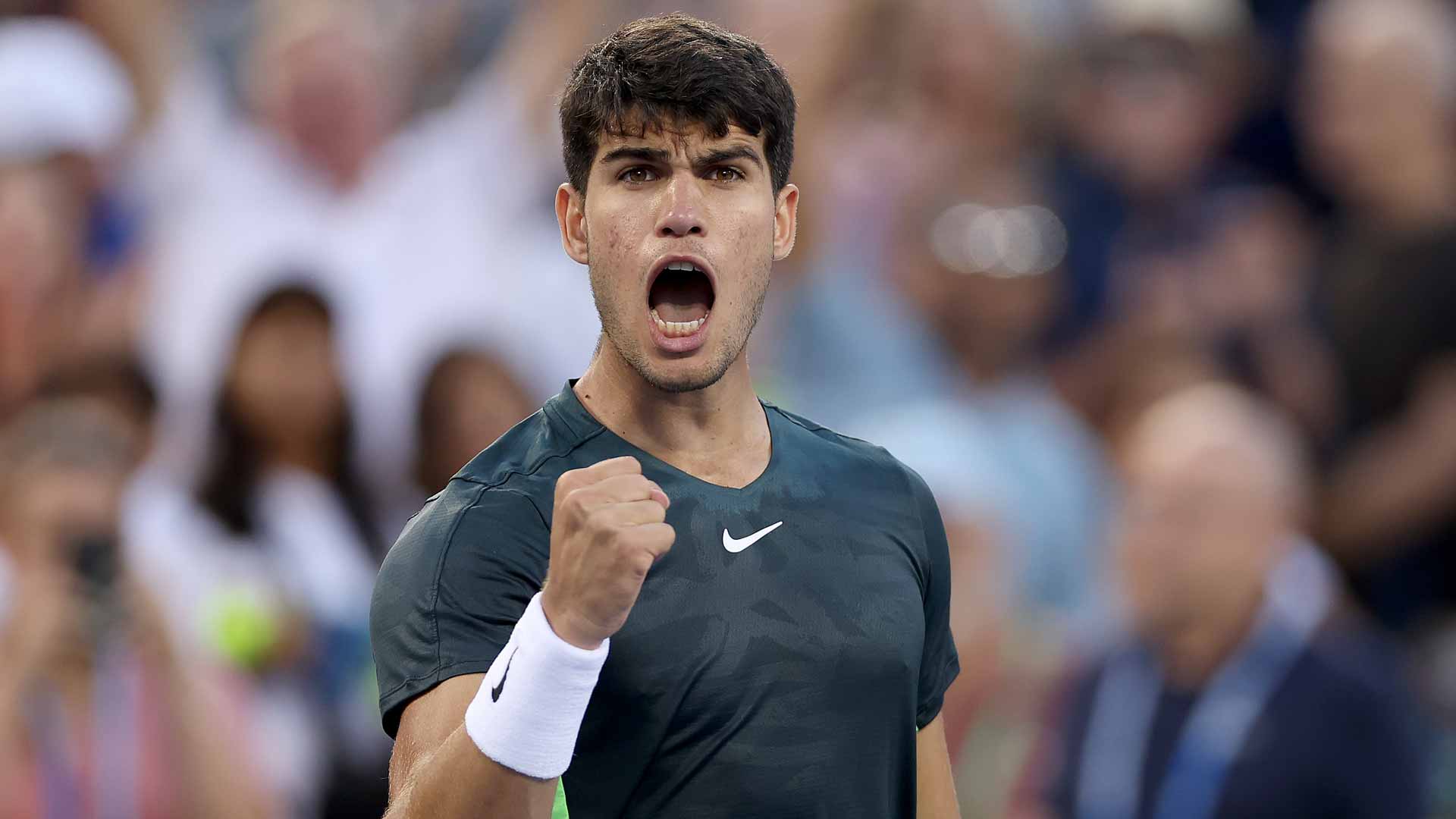현재 ATP 랭킹 1위 알카라즈 선수 사진