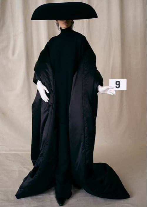 발렌시아가2022오뜨꾸뛰르