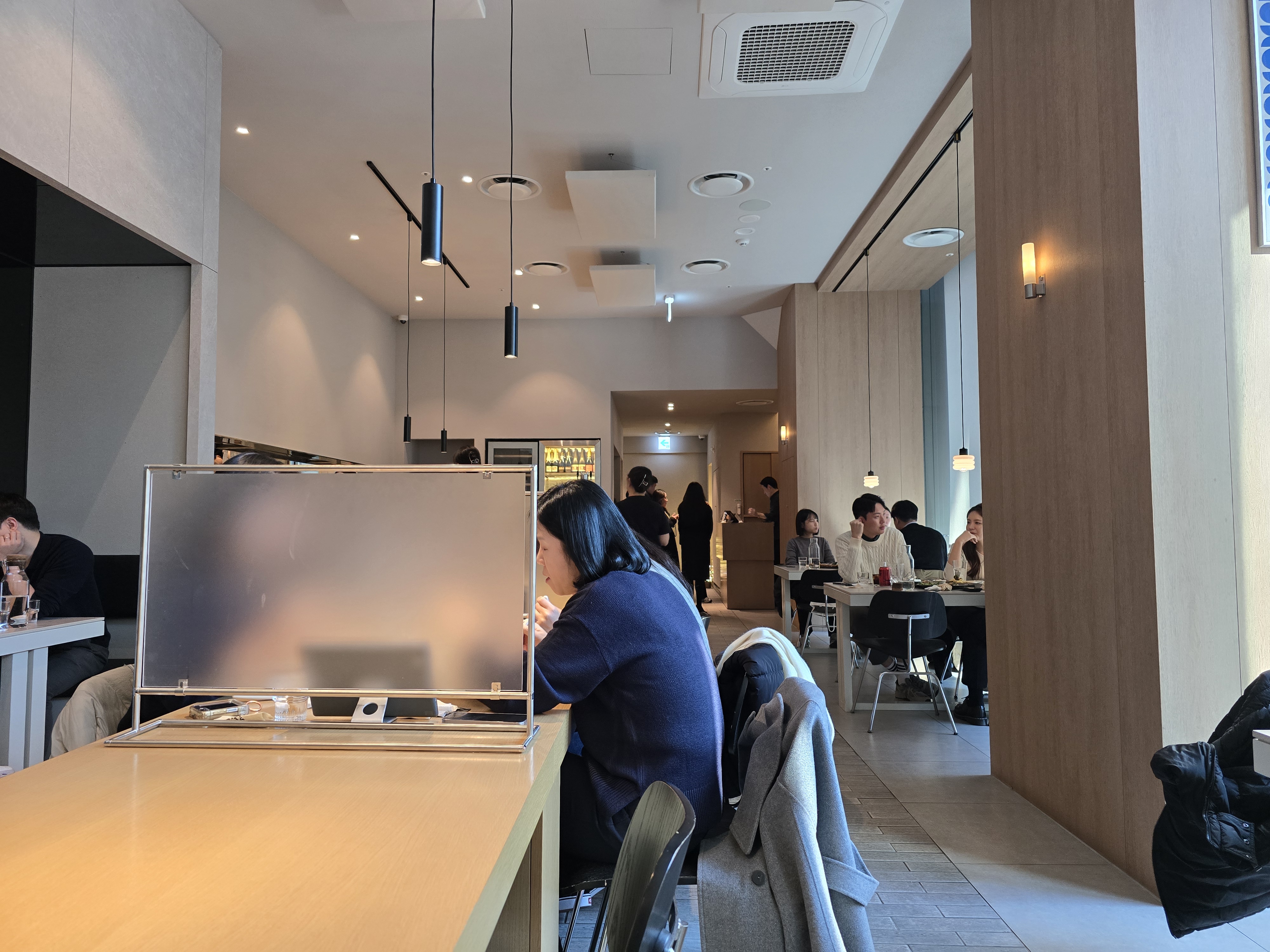 심퍼티쿠시 테이블