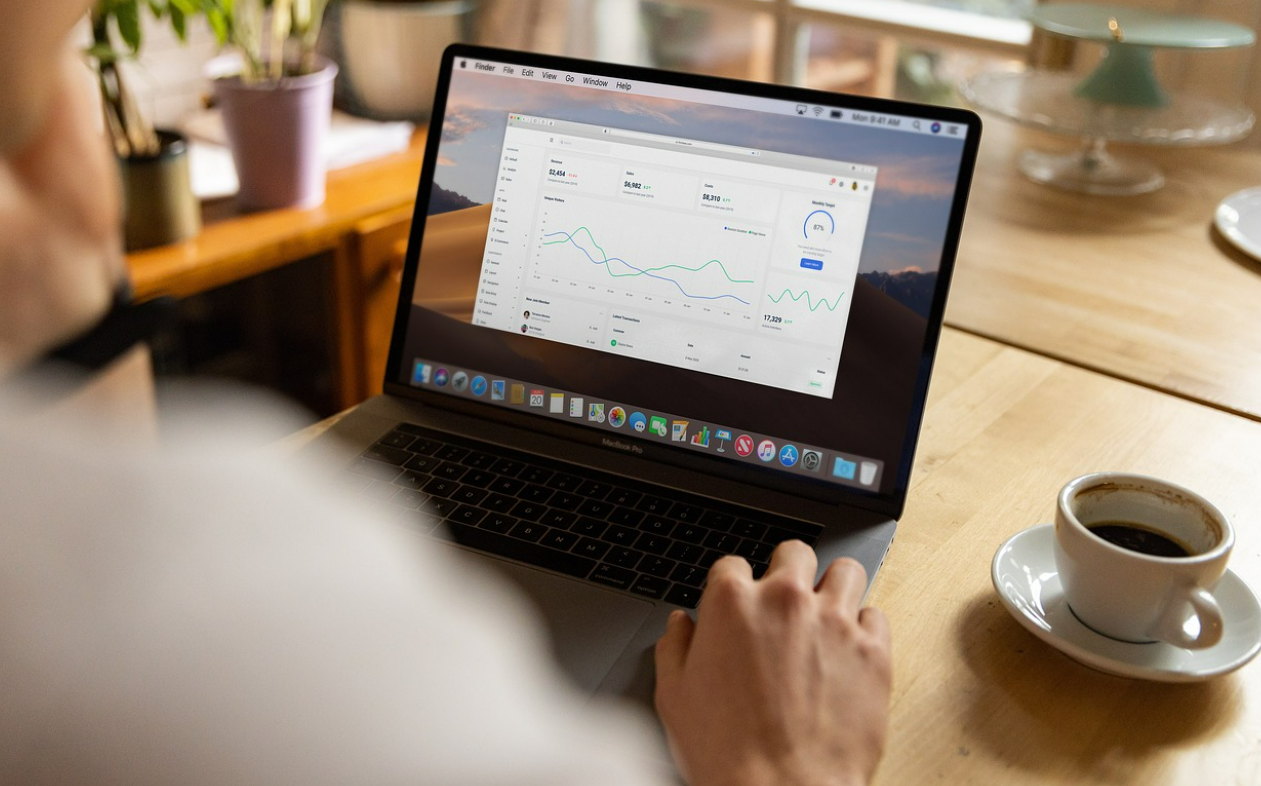 프리랜서의 일하는 이미지