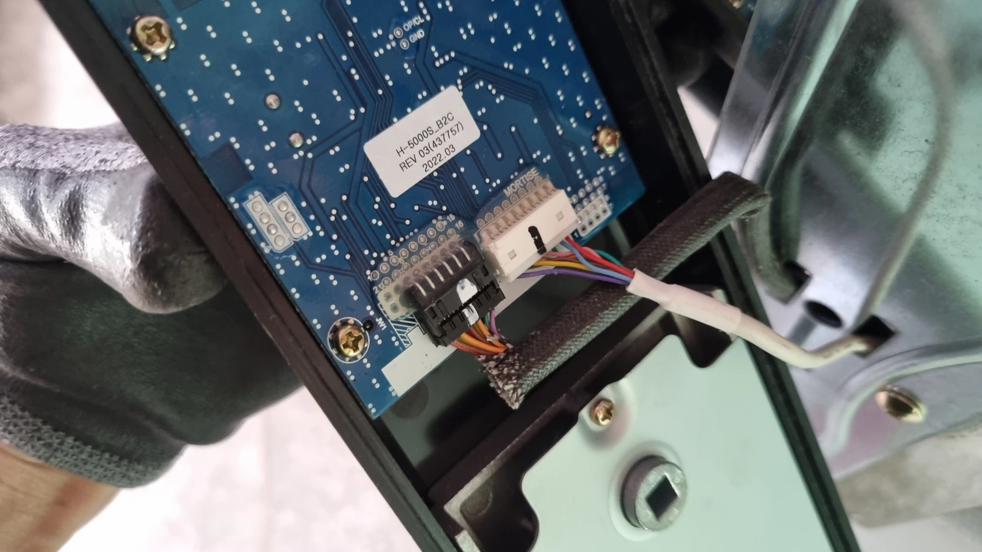 도어록 잭 끼우는 방향