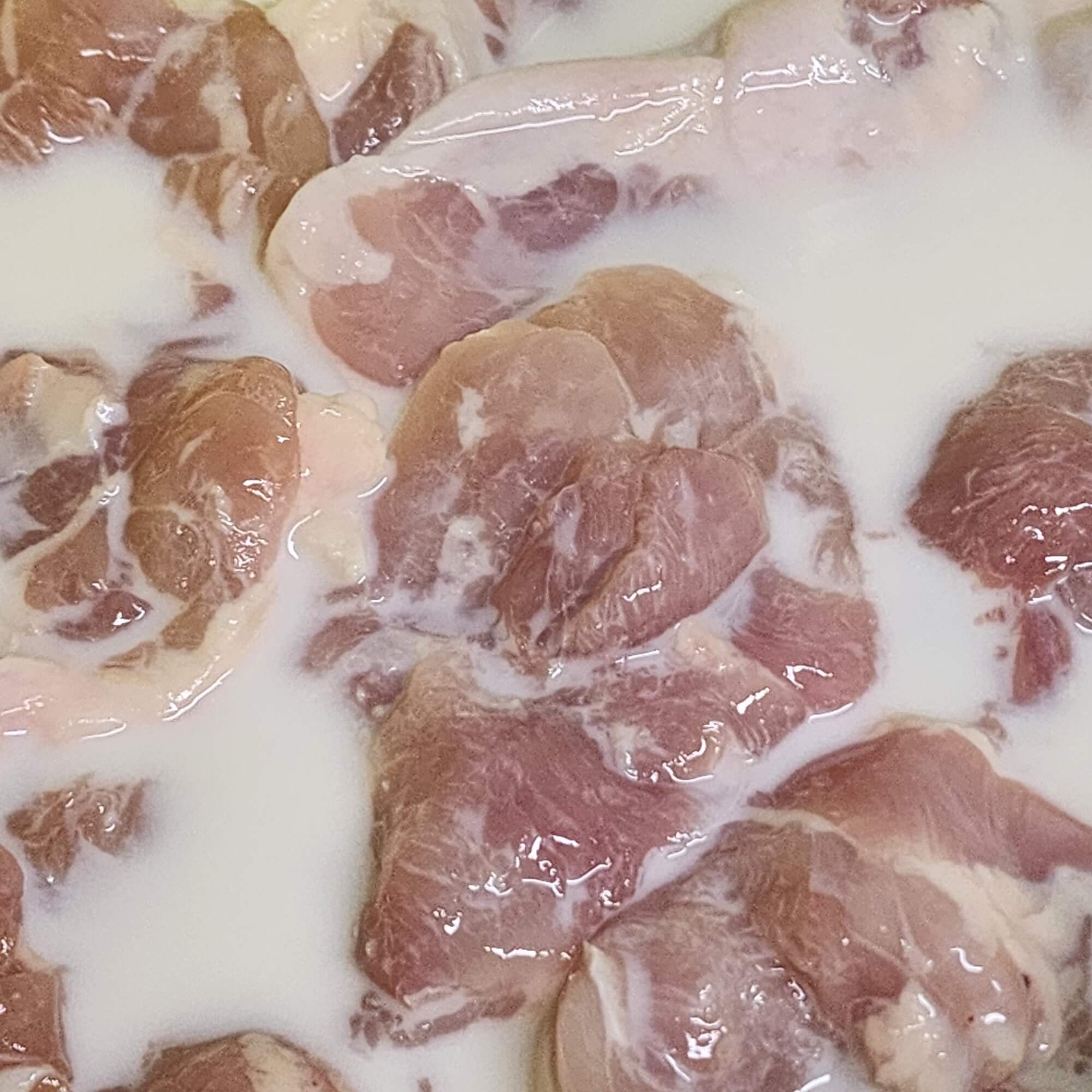 우유에 재워 잡내 제거하기