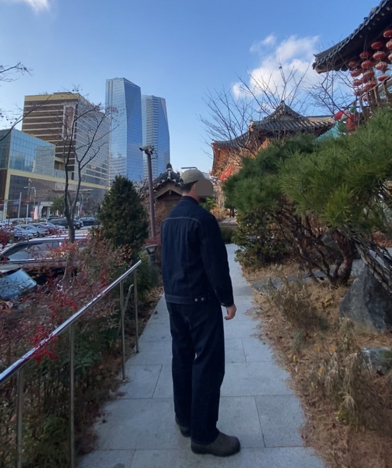 데일리룩('25. 12. 14.)폴로랄프로렌 더블알엘 가먼트다잉 트윌 볼캡, 무신사스탠다드 생지 데님 트러커 재킷, 무신사스탠다드 생지 데님 팬츠, 블런드스톤 585 러스틱브라운