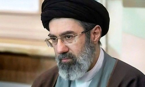 트럼프, 이란 협상단 파견 전격 취소! "18시간 비행 낭비" 발언의 속내와 중동 정세 급변