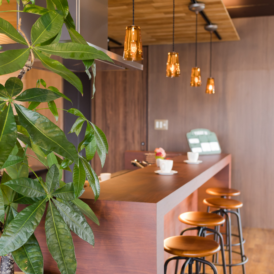 혼자 카페에서 여행을 기록하는 법 : 감성과 기억을 담는 시간