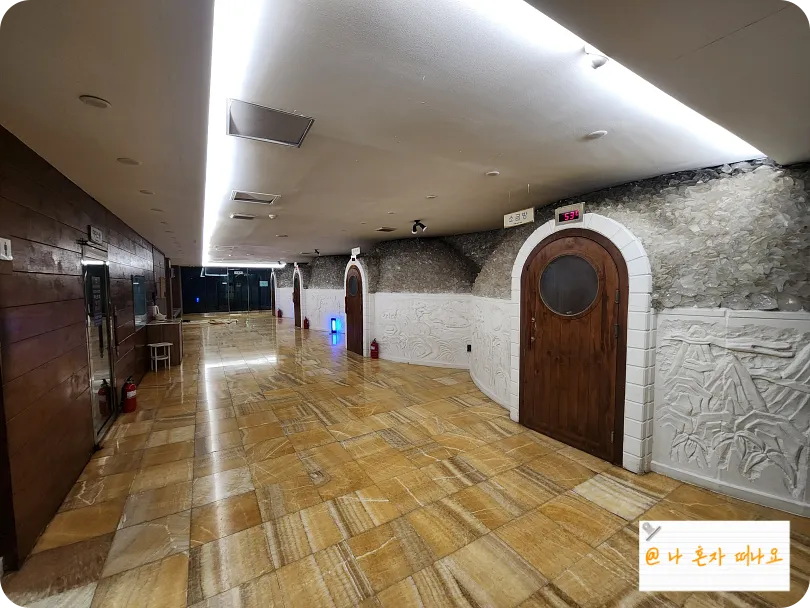 다양한-사우나로-구성된-층