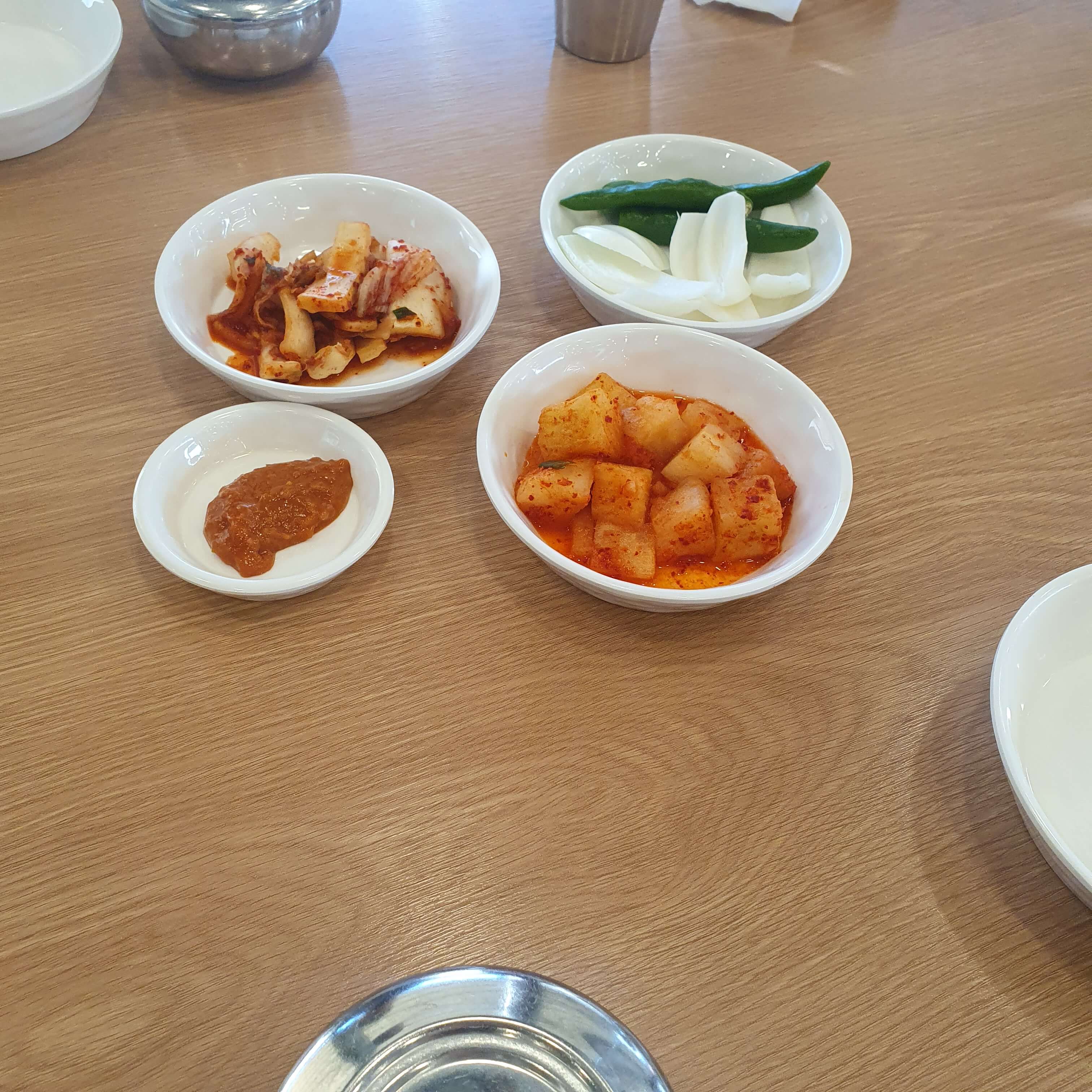 경주 맛집 다왕갈비탕 밑반찬