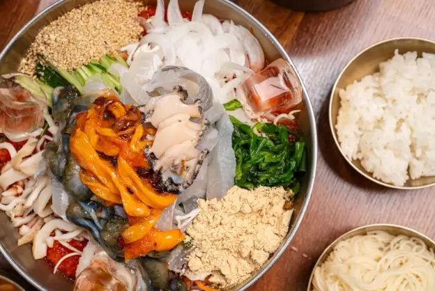 안양식 물회 여자수산