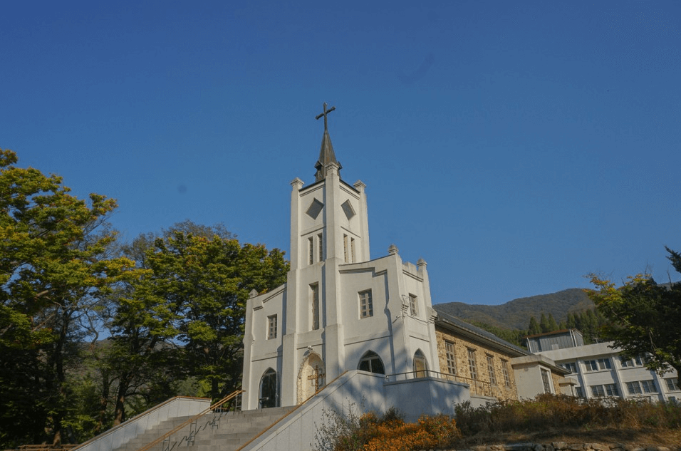 [명품숲길 50선 가을단풍 산행 ③] 청년 김대건길 : 역사와 단풍이 만나는 용인의 순례숲