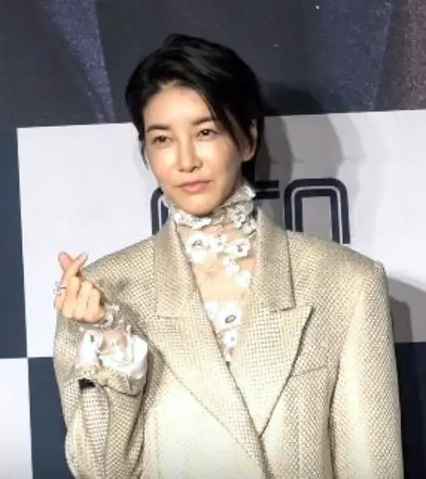 진서연 배우 다이어트 후 매스컴 출연 사진