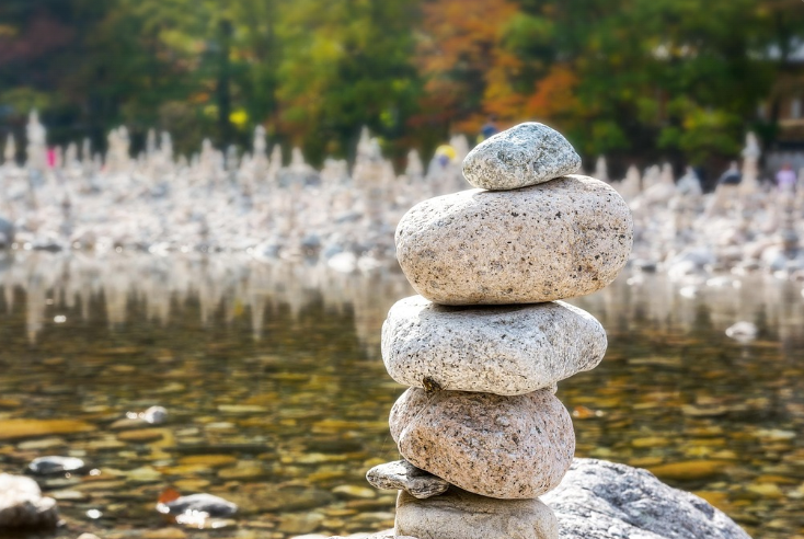 백담사 돌탑의 모습