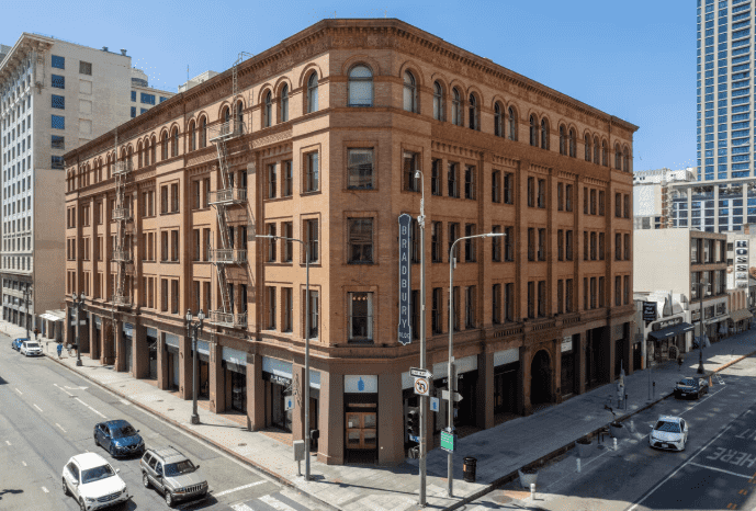 브래들버리 빌딩과 그랜드 센트럴 마켓 — 도심 속 시간 여행