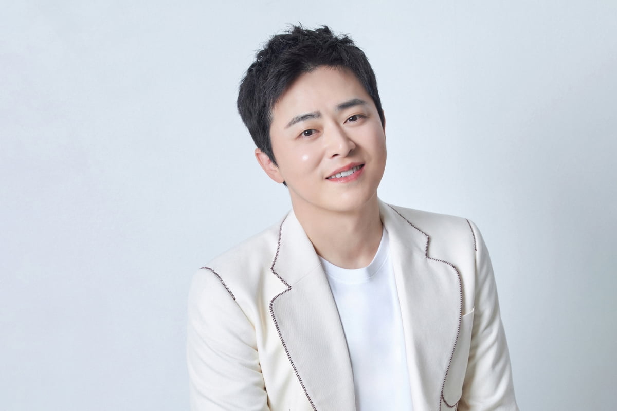 배우 조정석이 신작 영화 '좀비딸'