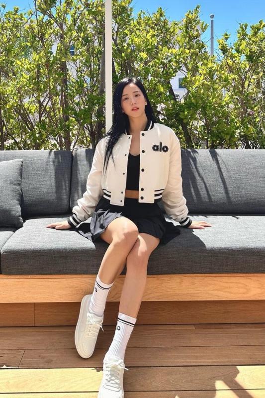 블랙핑크 지수 착용 Alo 알로요가 크롭 GOAT 자켓 여성 아이보리