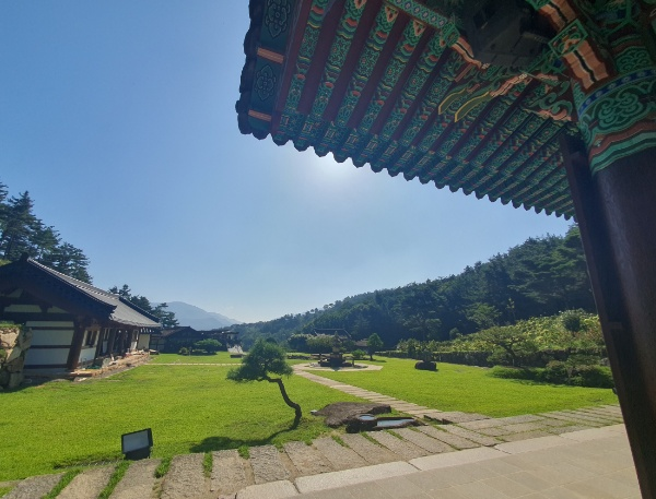 수선사 절마당 수각