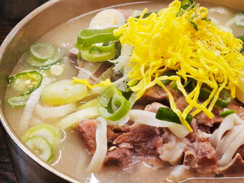 성수동-칼국수-뼈칼국수