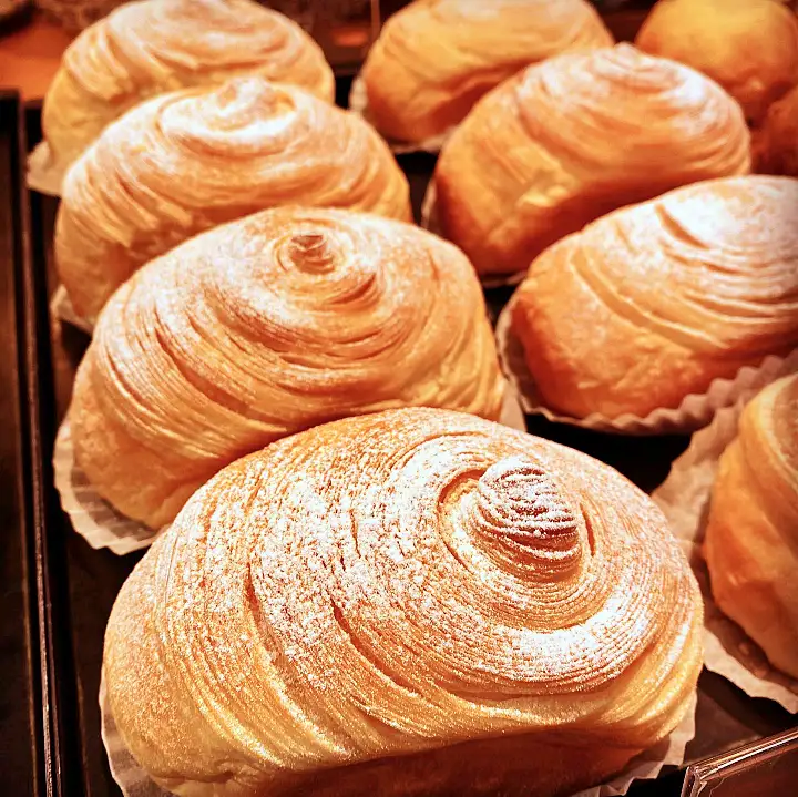 칸트의 마을 단짠단짠 치즈 브레첼 양평 베이커리 카페 맛집 추천 생방송투데이 리얼맛집 오늘방송 빵 플레이스