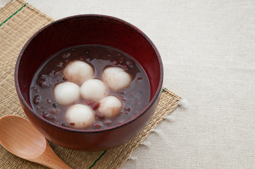 고명이-올라가있는-팥죽