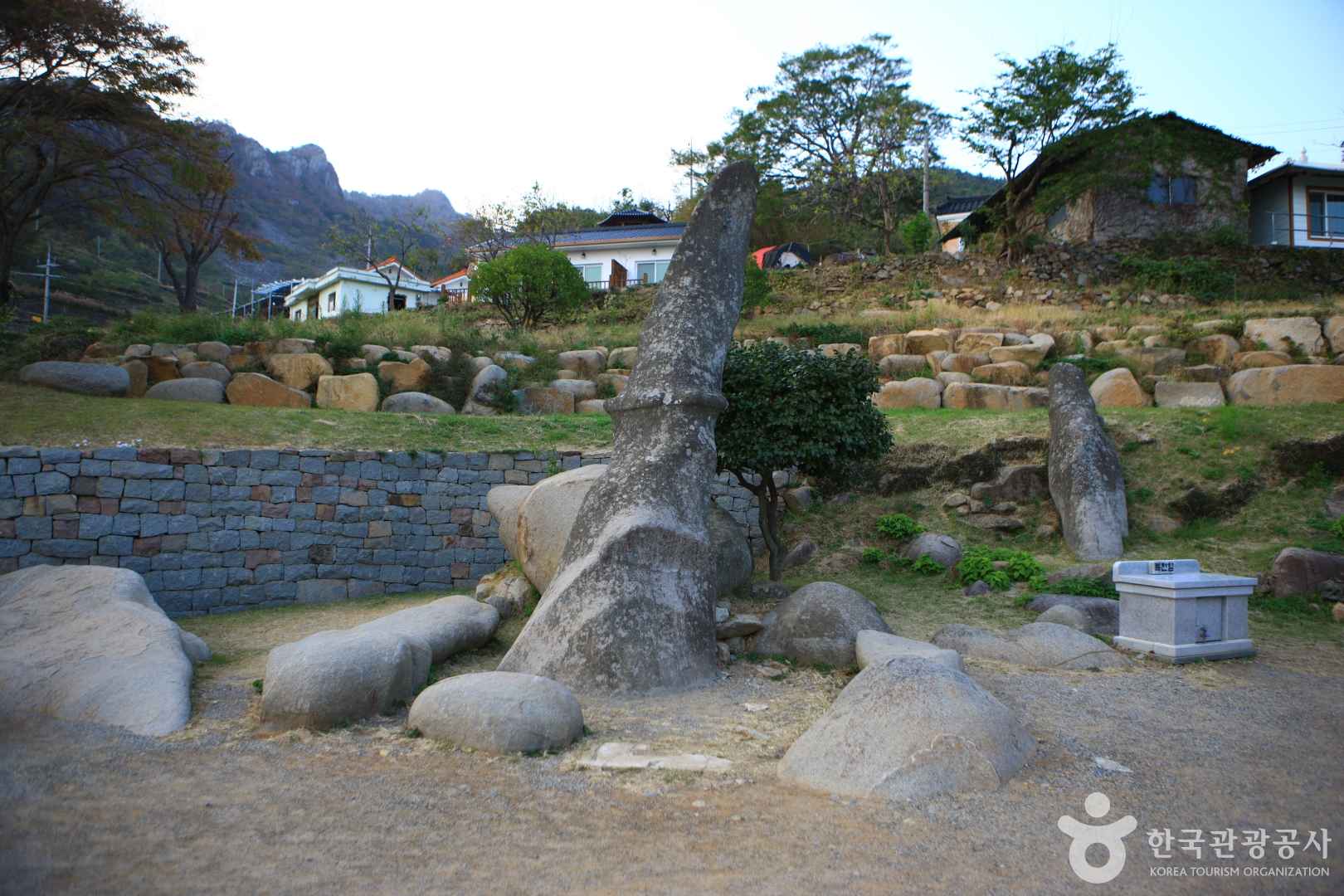 다랭이마을 암수바위