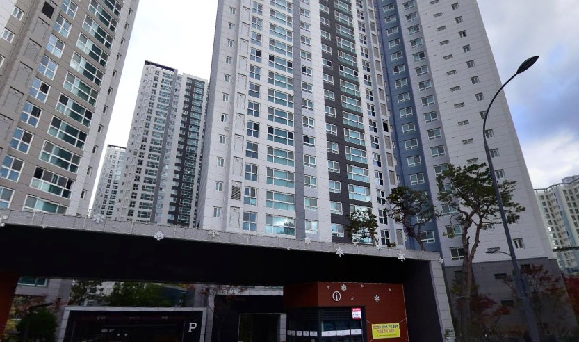 [용인 아파트매매&#44; 시세&#44; 실거래가] 성복동 성복역 롯데캐슬 골드타운 85㎡&#44; 풍덕천동 진산마을삼성5차아파트 114㎡&#44; 보라동 민속마을현대모닝사이드 84㎡&#44; 하갈동 청명호수마을신안인스빌1&#44;2단지 122㎡