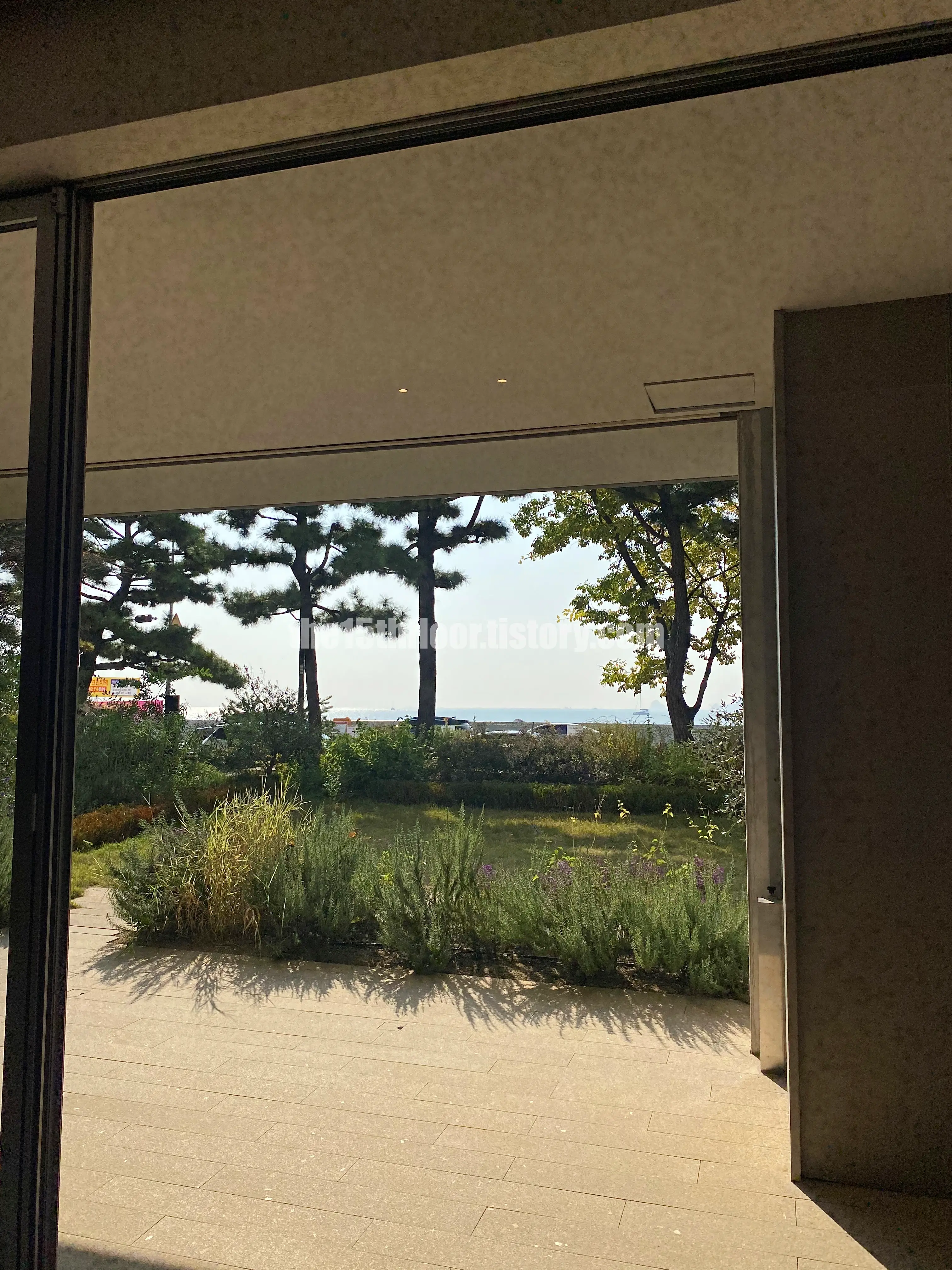 부산 해운대구 &amp;#39;모모스커피&amp;#39; 마린시티점 (외부)