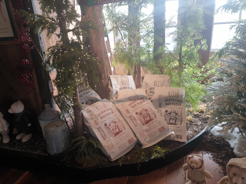 베이커리 자재(밀가루포대)가 있는 포토존 디테일