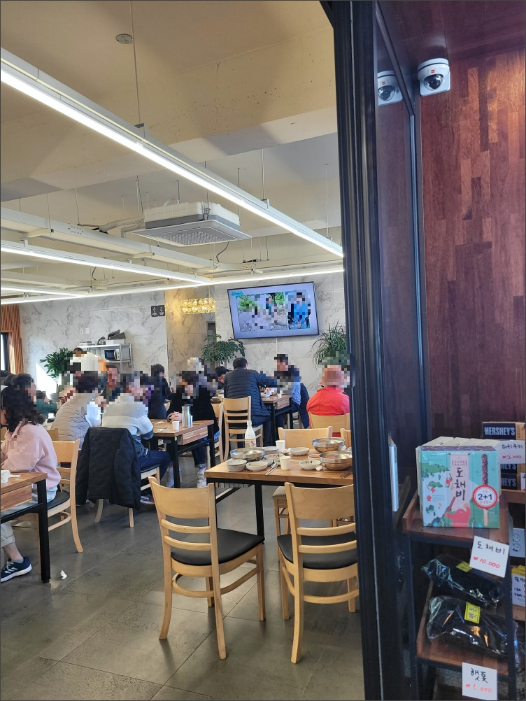 교래곶자왈손칼국수-내부2