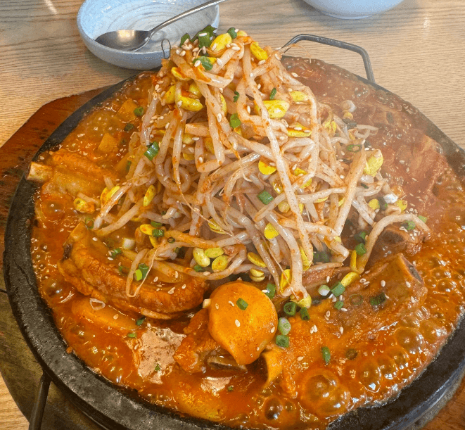 생방송투데이 첨성대 등갈비찜 경북 경주 맛집