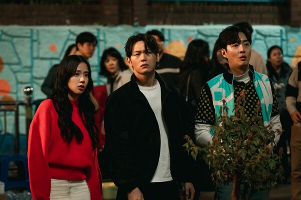 쿠팡플레이 뉴토피아