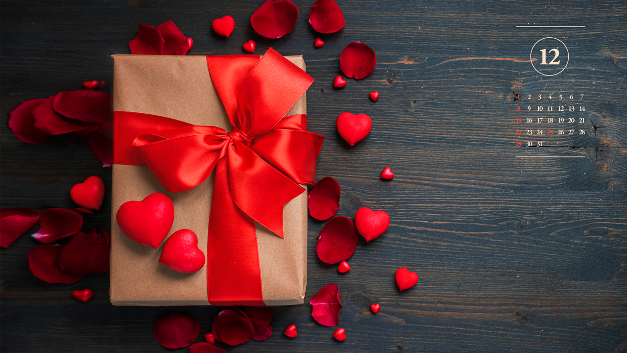 10 빨간색 하트와 선물상자 A - 2024년12월 노트북배경화면