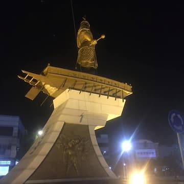 이순신 거북선 동상