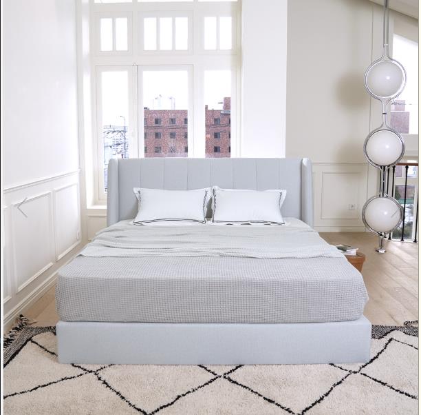 잘 정돈된 생방송투데이 침대