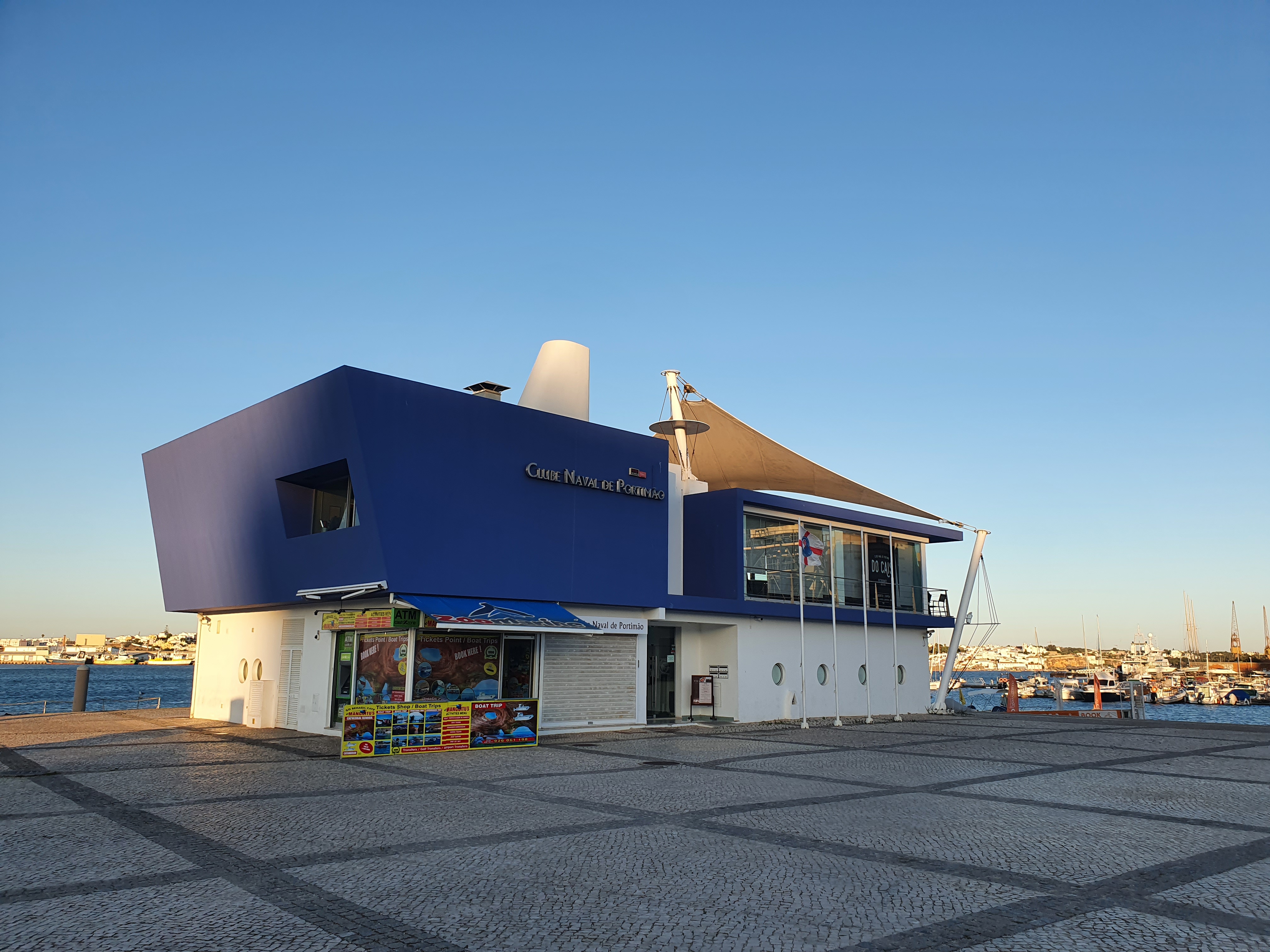 포르투갈 포르티망 베나길 동굴로 가는 선착장