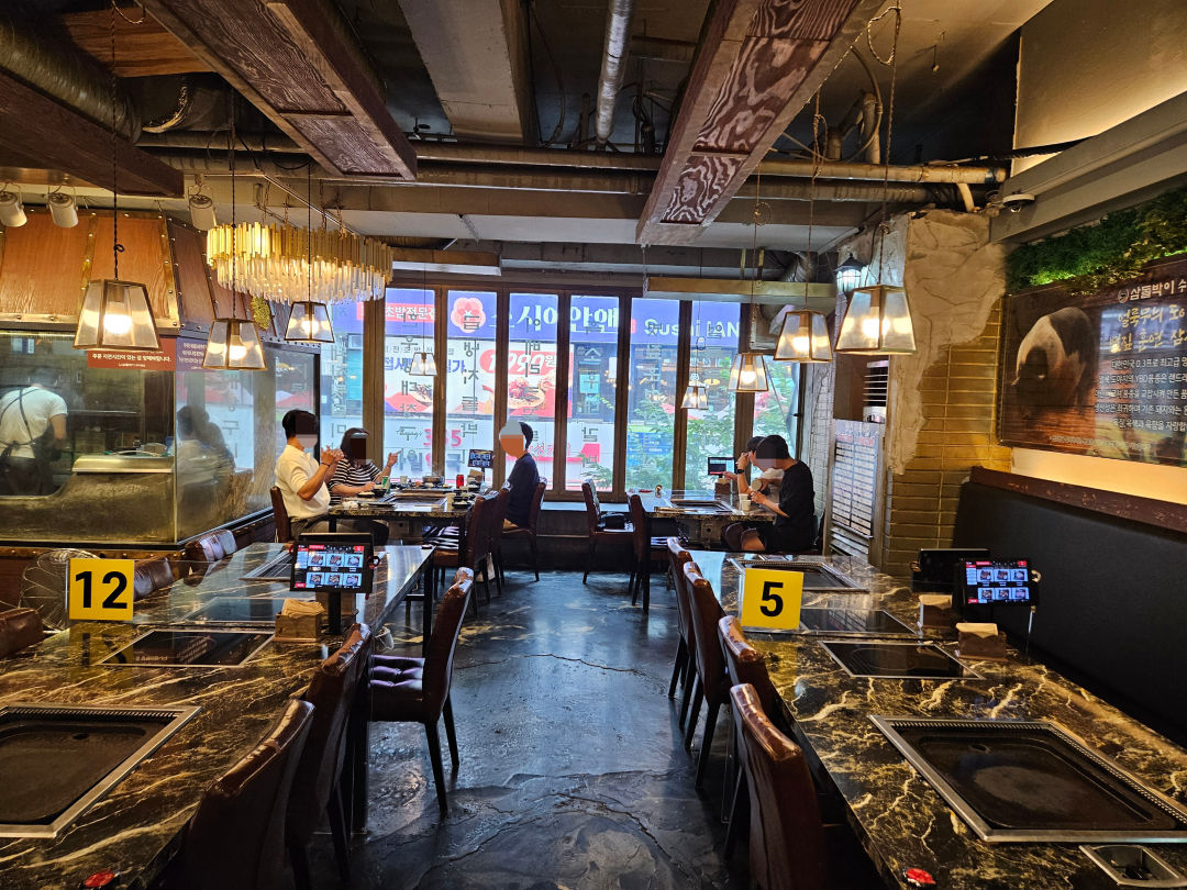 삼돌박이 수라육간 내부