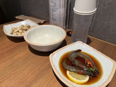 해운대 싱싱회뽈락 기본찬으로 제공된 간장 새우장 모습